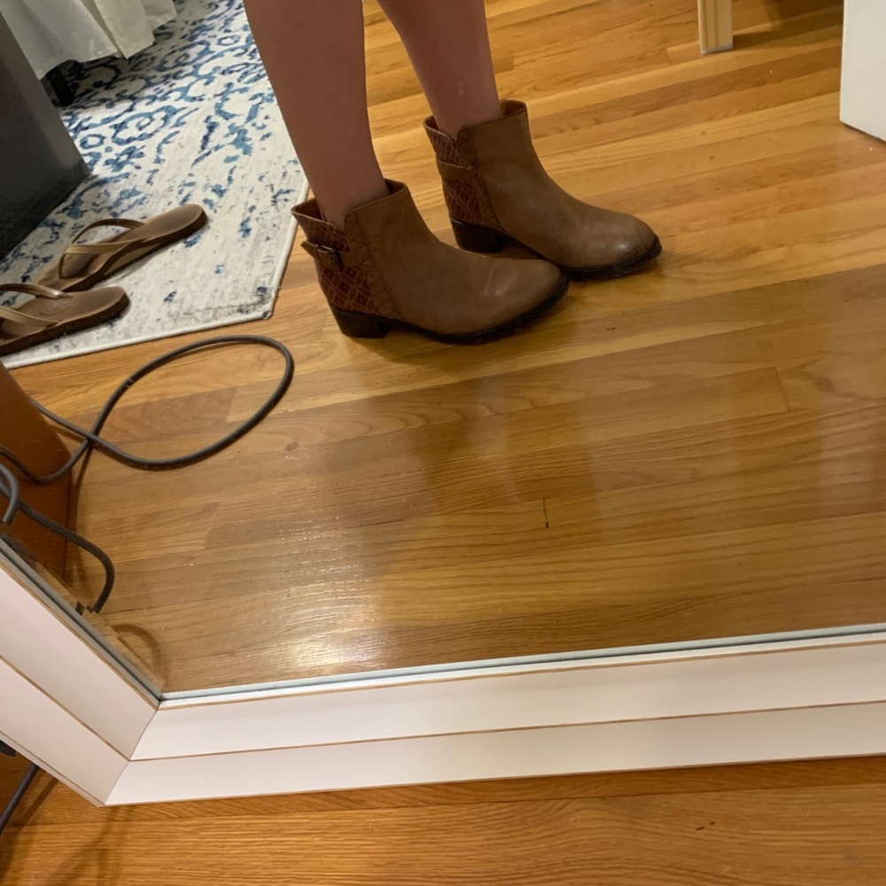 Anthropologie boots- Jasper and Jeera brand - Picture 3 of 5